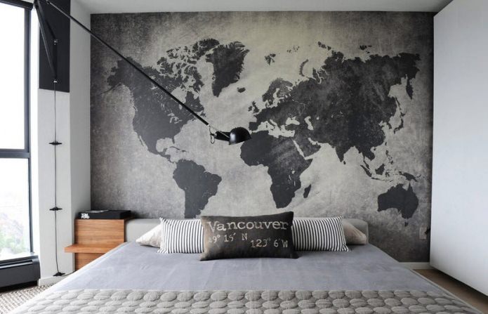 világtérkép az ágy fejénél
