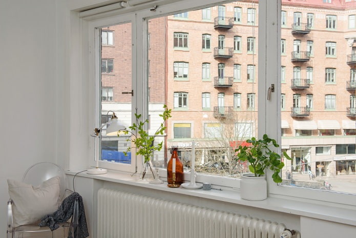 Fenster in schwedischer Innenarchitektur