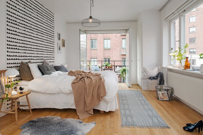 шведски дизајн ентеријера спаваће собе са балконом