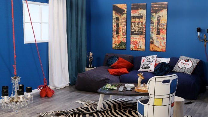 Wohnzimmer in Blau-Weiß-Rot