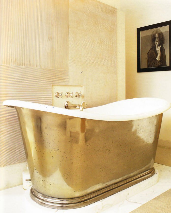 อาบน้ำสีทอง