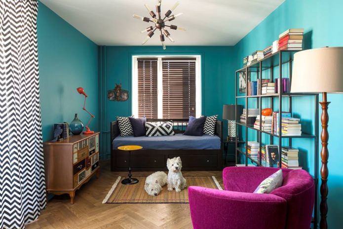 kontrastierende Farbkombination von Wänden, Boden und Decke