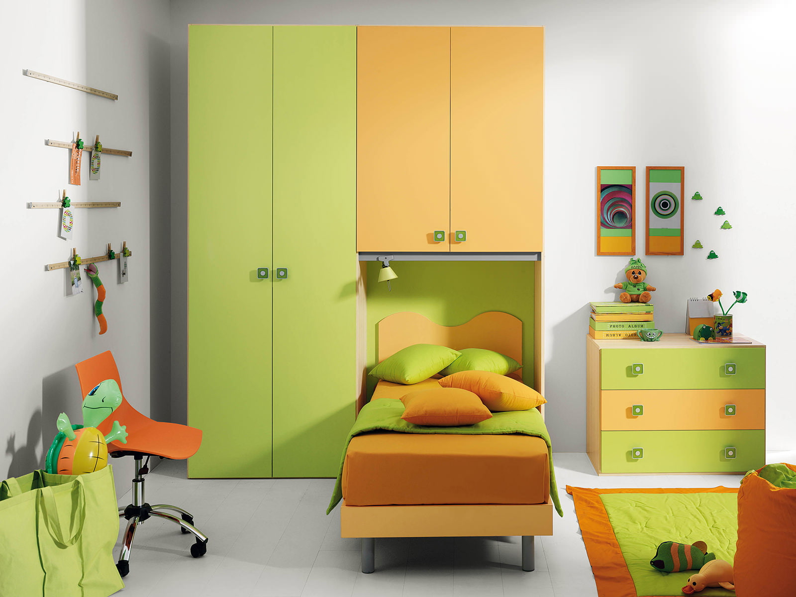 Children's room in green tones