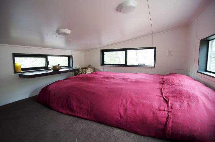 bedroom in the interior of a mobile home