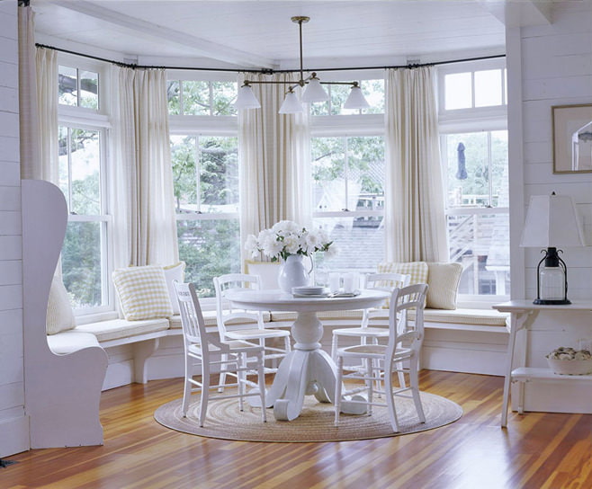living room design with bay window