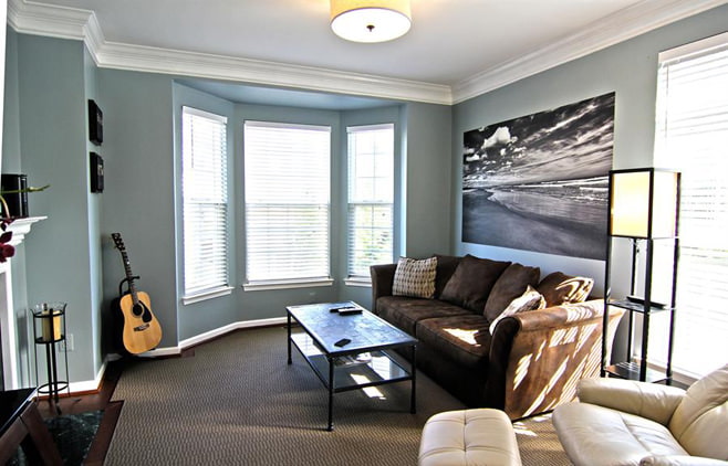 Photo of a living room with a bay window