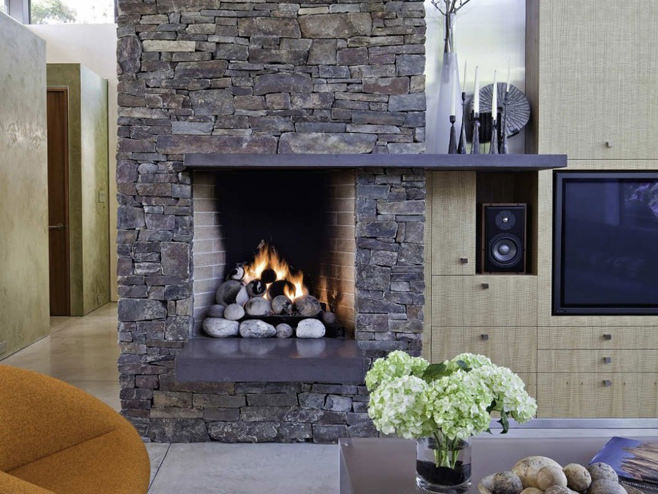 artificial fireplaces in the apartment