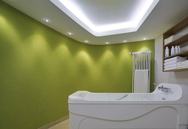 Fotó egy zöld fürdőszoba