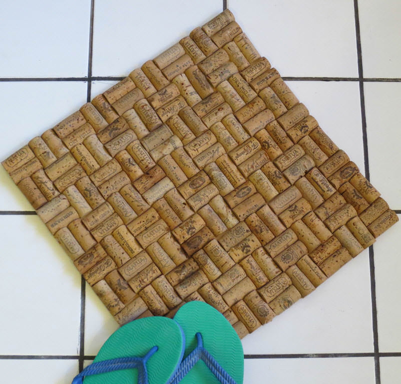 How to make a rug from bottle corks?