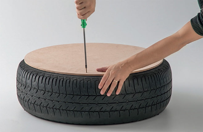 DIY ottoman made of tires
