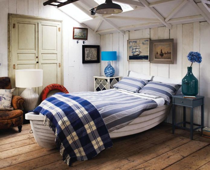 bedroom in nautical style