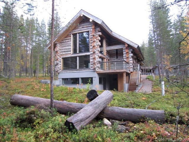 dead pine houses