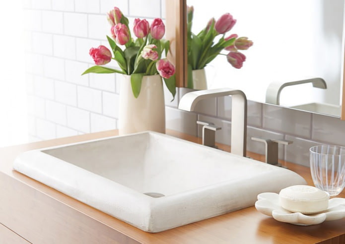 Choosing a bathroom sink: installation methods, materials, shapes