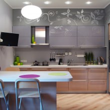 Design einer kleinen Küche mit Bartheke-8