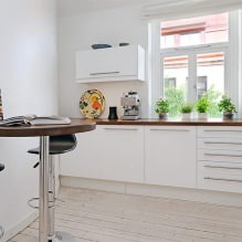 Design einer kleinen Küche mit Bartheke-9