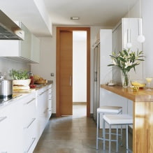 Design einer kleinen Küche mit Bartheke-10