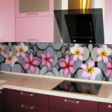 Kitchen apron with flowers: design features, types of materials-2