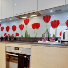 Кухињска прегача са цвећем: карактеристике дизајна, врсте материјала-7