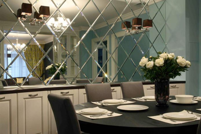 Mirror tiles in the interior: design features, photos