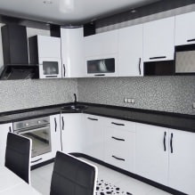 Fehér konyha kialakítása fekete pulttal: 80 legjobb ötlet, fotó a belső térben-16