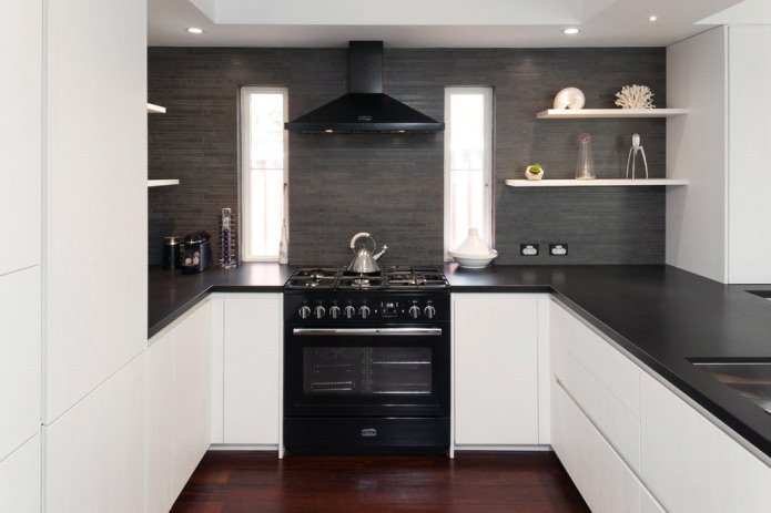 Fehér konyha kialakítása fekete pulttal: 80 legjobb ötlet, fotó a belső térben