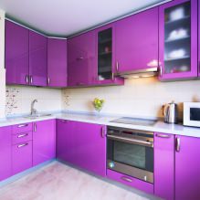 Lila-Set in der Küche: Design, Kombinationen, Stilwahl, Tapete und Vorhänge-1