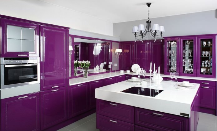 Purple set in the kitchen: design, combinations, choice of style, wallpaper and curtains