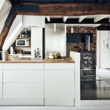 Бела кухиња са дрвеном радном плочом: 60 модерних фотографија и могућности дизајна-12