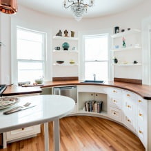 Weiße Küche mit Holzarbeitsplatte: 60 moderne Fotos und Gestaltungsmöglichkeiten-1