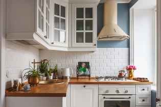 ห้องครัวสีขาวพร้อมเคาน์เตอร์ไม้: 60 รูปและการออกแบบที่ทันสมัย ​​modern