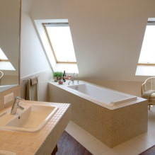 Tetőtéri fürdőszoba kialakítása: befejező jellemzők, szín, stílus, függönyválasztás, 65 fotó-9