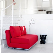 Piros kanapé a belső térben: típusok, design, tapétával és függönyökkel kombináció-31