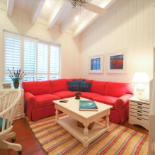 Rotes Sofa im Innenraum: Typen, Design, Kombination mit Tapeten und Vorhängen-21