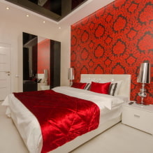 Piros tapéta a belső térben: típusok, kialakítás, kombináció a függöny színével, bútorok-11
