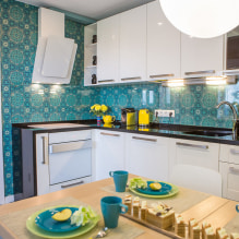 Die Wände der Küche mit abwaschbaren Tapeten dekorieren: 59 moderne Fotos und Ideen-1