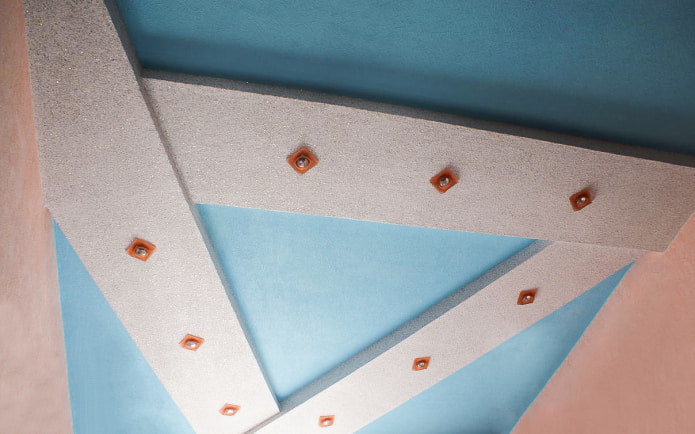 Течен тапет на тавана: снимка в интериора, примери за модерен дизайн
