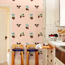 Peach-colored wallpaper: types, design ideas, combination with curtains and furniture-3