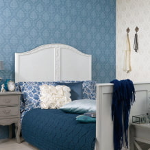 Wallpaper with monograms on the walls: types, color, combination, suitable curtains-5