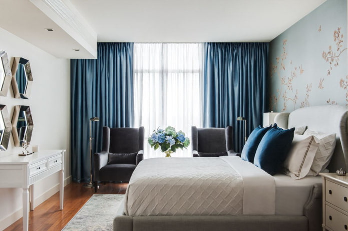Blue curtains in the interior - stylish design ideas