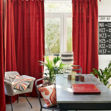 Црвене завесе у унутрашњости: врсте, тканине, дизајн, комбинација са тапетама, декор, стил-5
