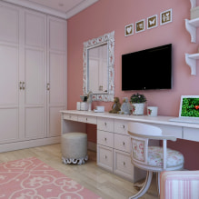 Ружичасти ентеријер собе: комбинација, избор стила, декорација, намештај, завесе и декор-3