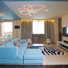 Mennyezeti dekoráció a nappaliban: szerkezetek típusai, alakjai, színe és kialakítása, világítási ötletek-2