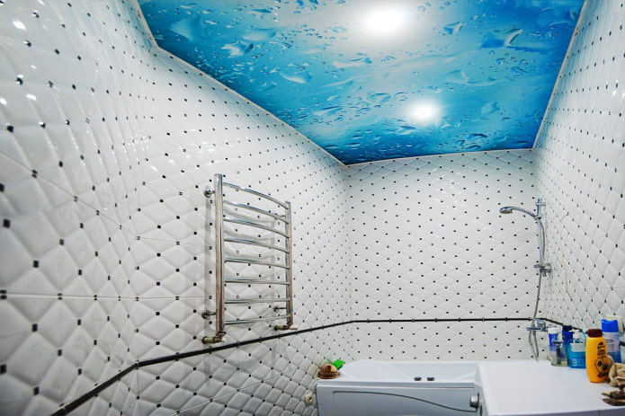 Bathroom ceiling: finishes by material, design, color, design, lighting