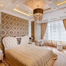 Die Decke im Schlafzimmer: Design, Typen, Farbe, lockige Designs, Beleuchtung, Beispiele im Innenraum-8