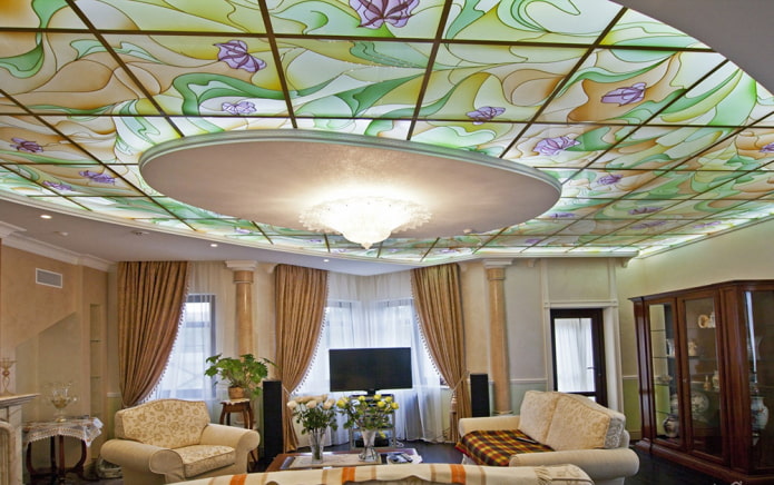 Stained glass ceilings: types of structures, shapes, patterns, backlit stained glass windows