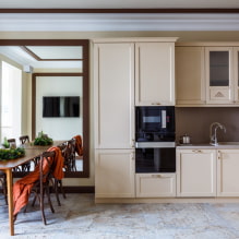 Tükör a konyhában: típusok, formák, méretek, kialakítás, a belső térben történő elhelyezés lehetőségei-5