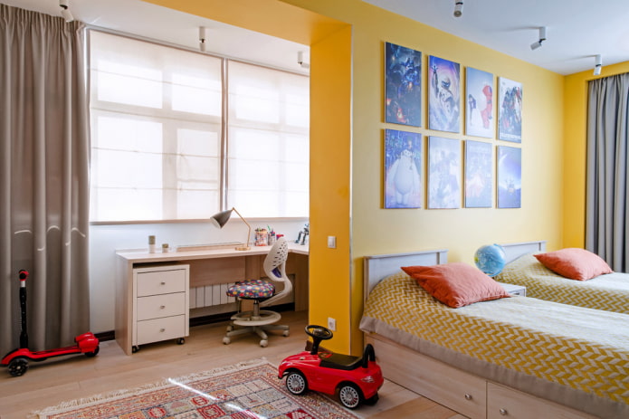 Aszoba az ablak mellett a gyermekszobában: nézetek, tanácsok a helyhez, a kialakításhoz, a formákhoz és a mérethez
