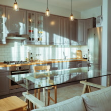 โต๊ะกระจกสำหรับห้องครัว: ภาพถ่ายภายใน, ประเภท, รูปร่าง, สี, การออกแบบ, สไตล์-5