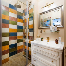 Zuhanyzó csempékből: típusok, csempék elhelyezésének lehetőségei, kialakítás, szín, fotó a fürdőszoba belsejében-8