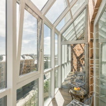 Dekorieren des Balkons mit dekorativem Stein: Texturarten, Design, Veredelungsoptionen, Kombinationen-0
